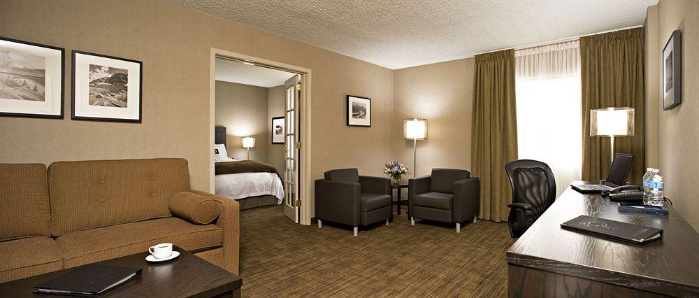 Delta Hotels Calgary Airport In-Terminal Bagian luar foto