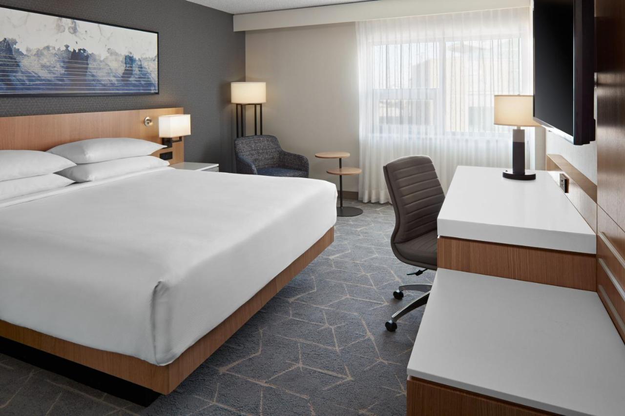 Delta Hotels Calgary Airport In-Terminal Bagian luar foto