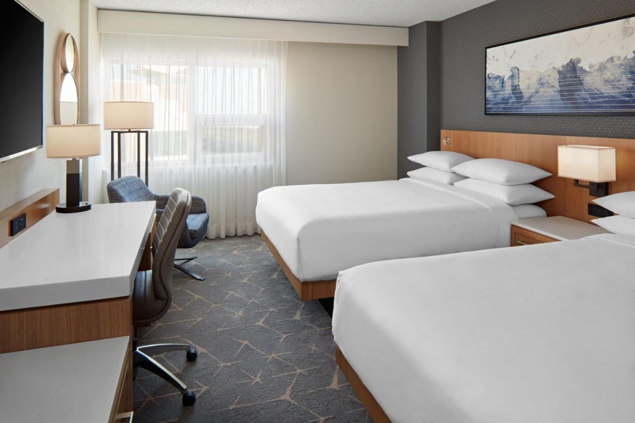 Delta Hotels Calgary Airport In-Terminal Bagian luar foto