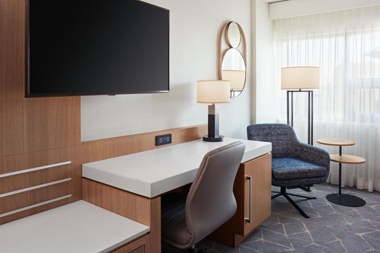 Delta Hotels Calgary Airport In-Terminal Bagian luar foto