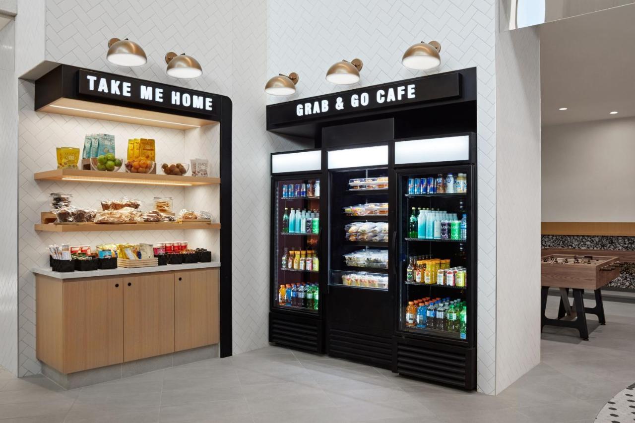 Delta Hotels Calgary Airport In-Terminal Bagian luar foto