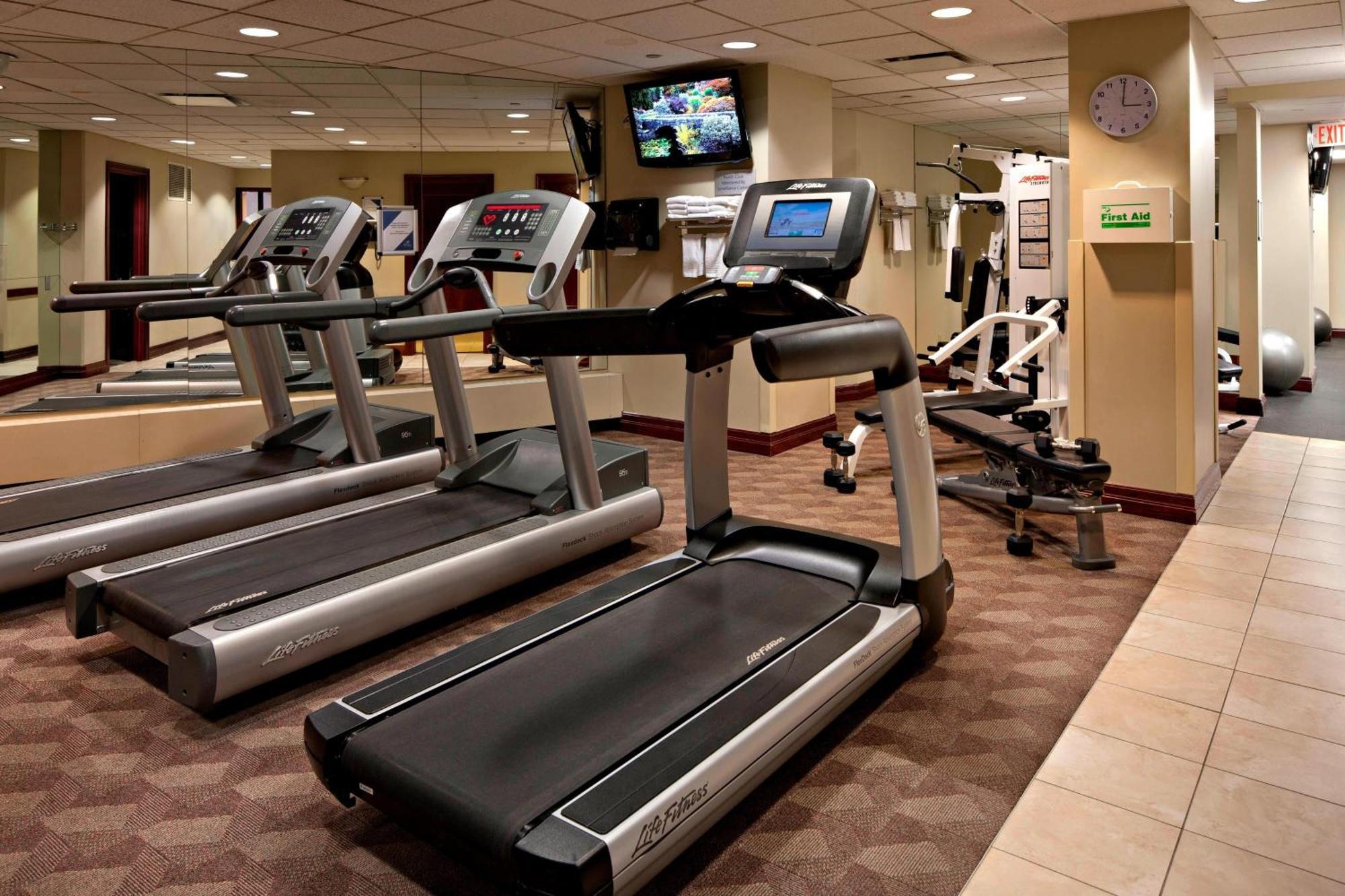 Delta Hotels Calgary Airport In-Terminal Bagian luar foto