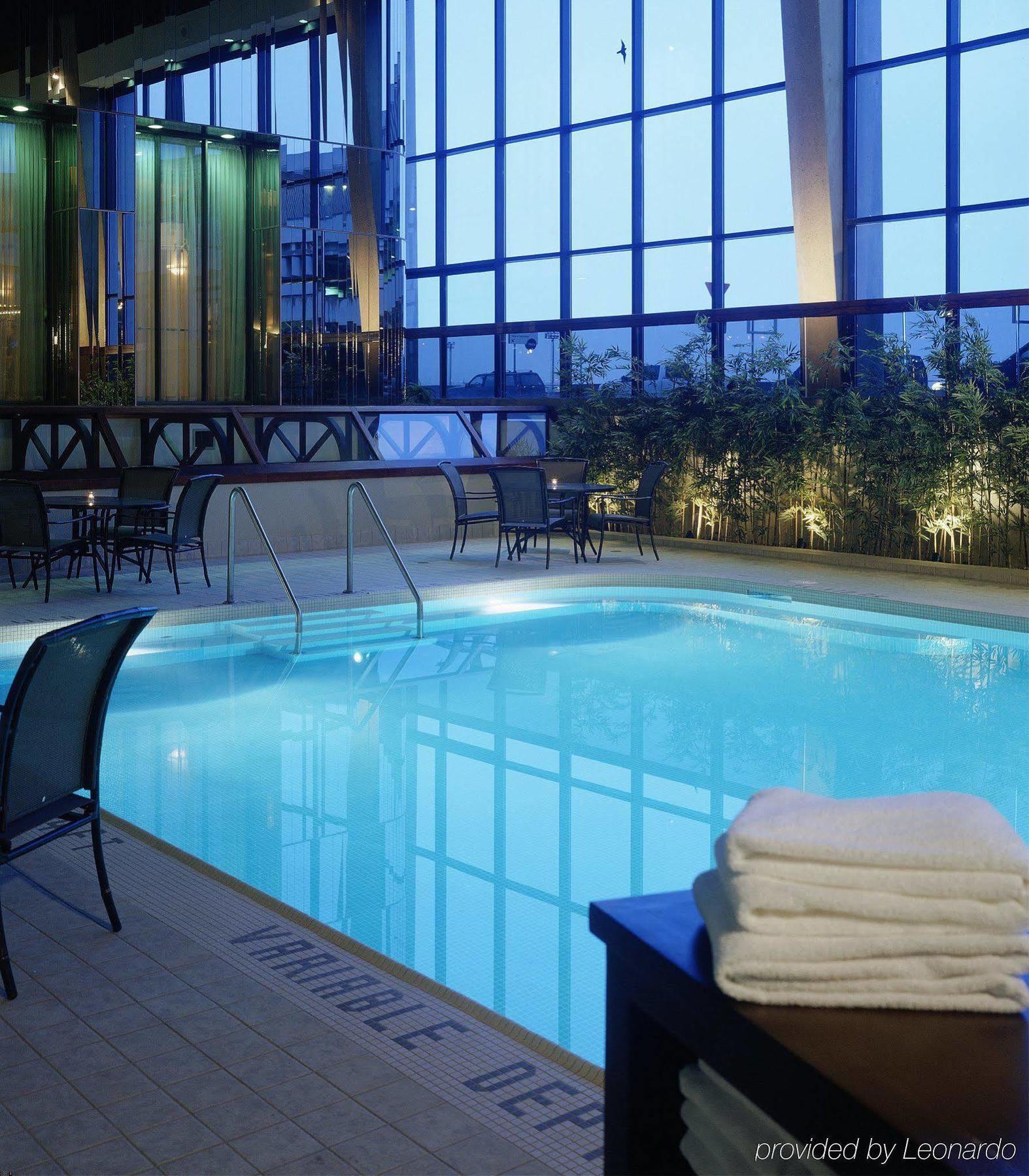 Delta Hotels Calgary Airport In-Terminal Bagian luar foto