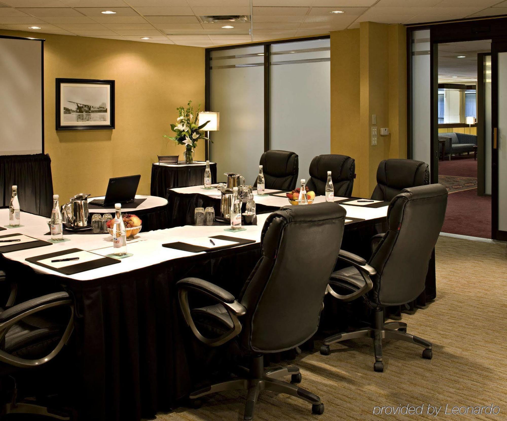 Delta Hotels Calgary Airport In-Terminal Bagian luar foto